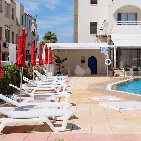 Amore Hotel Apts Paralimni Exterior photo